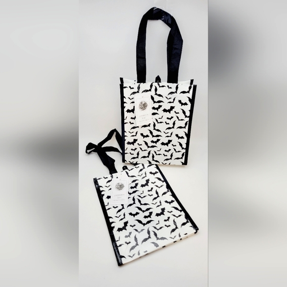 Seaworld Other - 2pk Busch Gardens SeaWorld Bat Halloween Trick-or-Treat Bags w/ Plastic Base